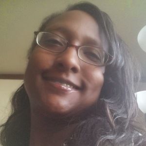 Meet your Posher, Raquel